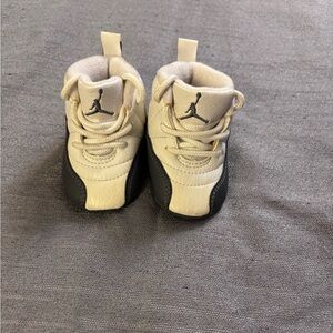 Jordan Air Jordan 12 Retro Shoes Infant Size 1C White Gray Crib Sneakers